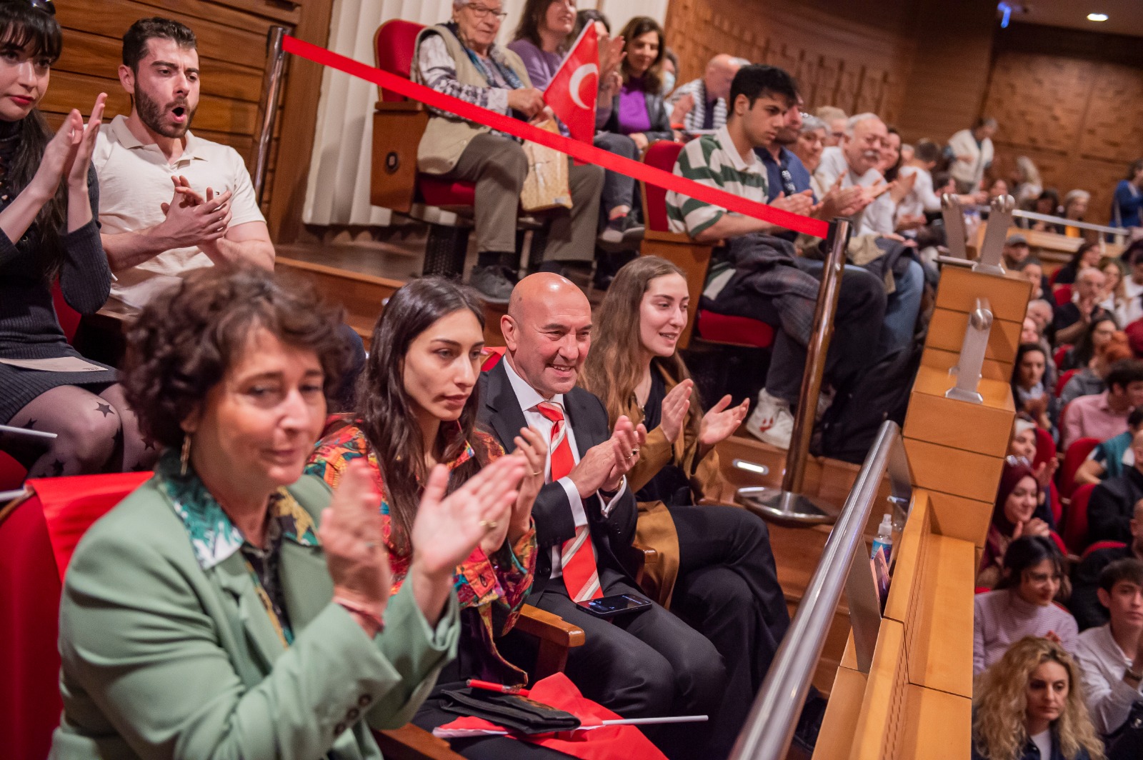 Fazıl Say'ın bestelediği 100. Yıl Marşı ilk kez sahnede seslendirildi