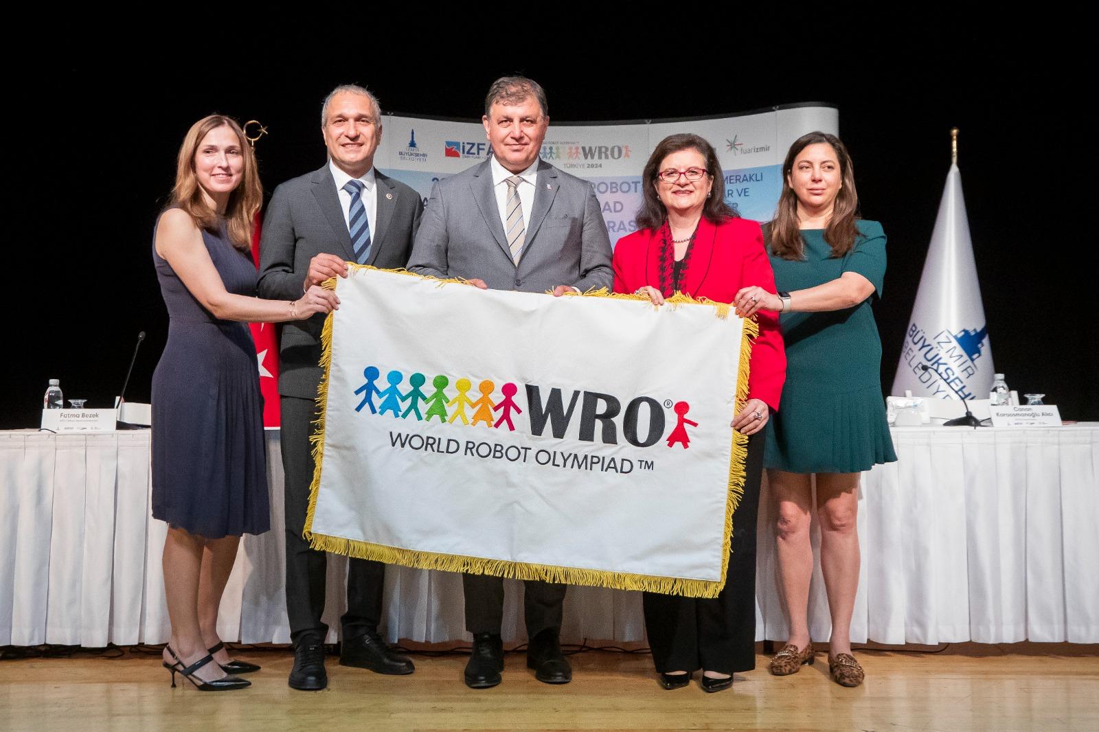 İzmir 3 bini aşkın robotik meraklısı çocuğu buluşturmaya hazırlanıyor  Dünya Robot Olimpiyatı uluslararası finali İzmir’de yapılacak