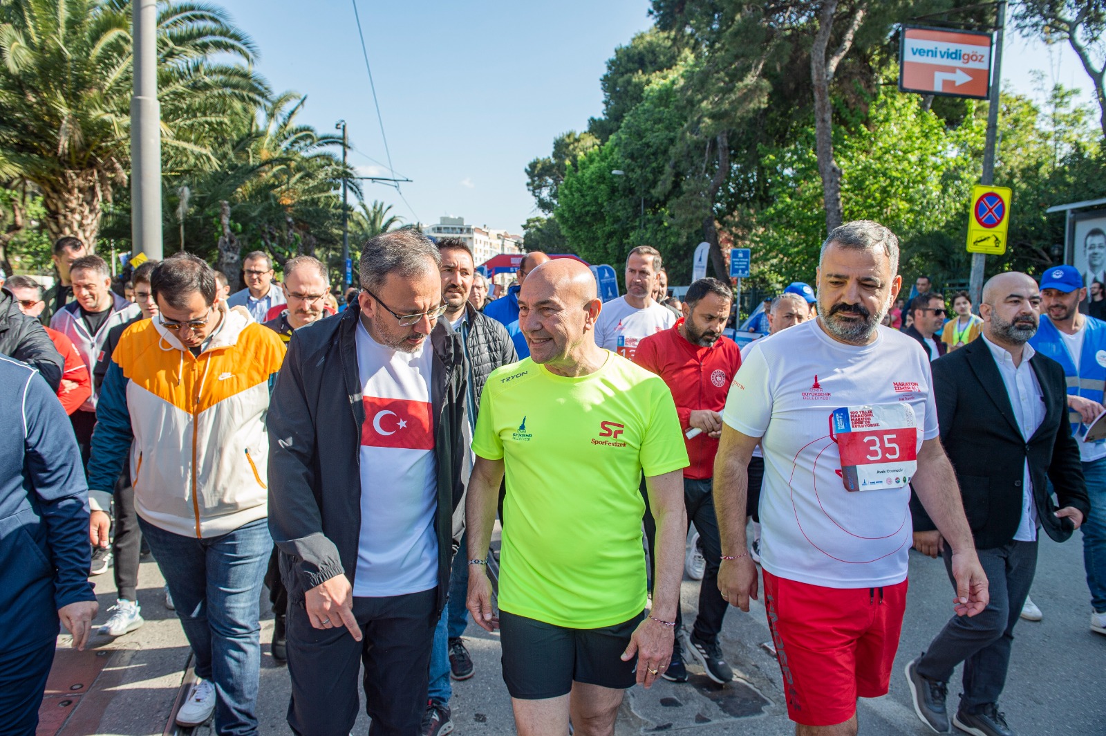 Maraton İzmir 100’üncü yıl onuruna koşuldu