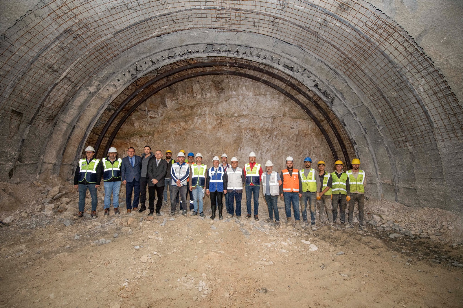 İzmir’de ulaşımı rahatlatacak projenin ilk etabı açılıyor