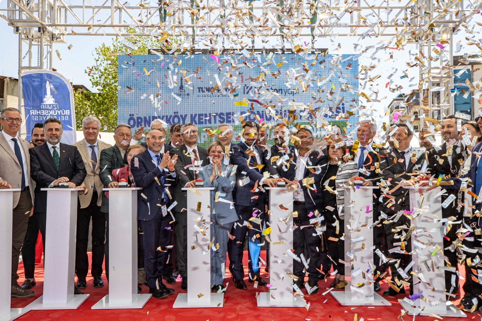 İzmir Büyükşehir Belediyesi 4 yılda 18 milyar liranın üzerinde yatırım yaptı